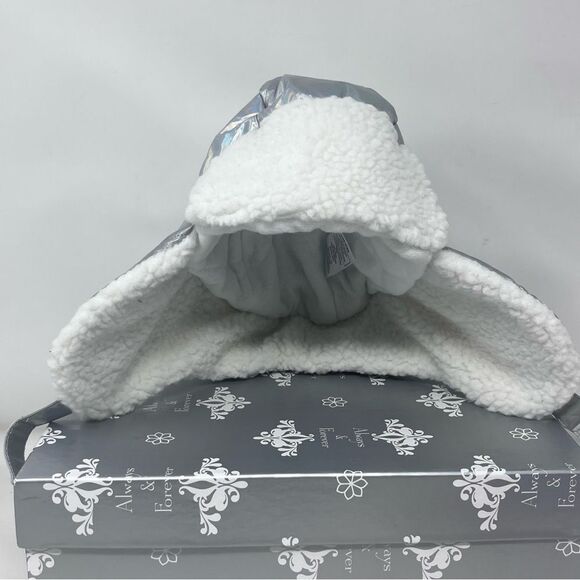 Swiss Tech Silver Irredentist Trapper Hat NWT - Picture 4 of 10